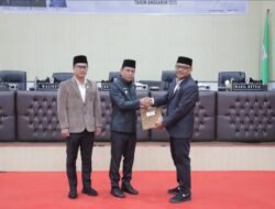 Wali Kota dan Wakil Wali Kota Hadiri Paripurna Penyerahan Rekomendasi LKPJ 2025
