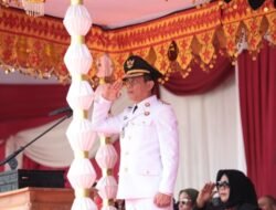 Pimpin Upacara HUT ke-81 RI, Wali Kota Weny Gaib Ajak Masyarakat Perkuat Persatuan dan Semangat Membangun Daerah